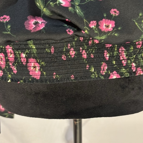 Banana Republic Floral Satin Wrap Top Blouse V-Neck Size M - Picture 5 of 14